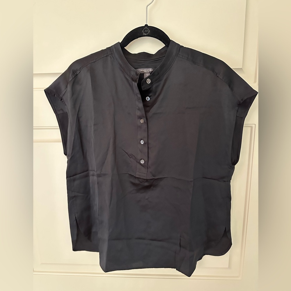 Banana Republic Petite Silk Short Sleeve Blouse NWT